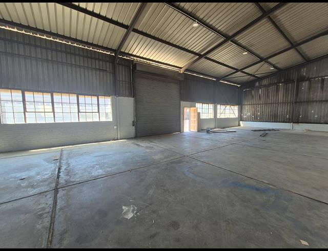 5,500M² WAREHOUSE FOR SALE IN WADEVILLE